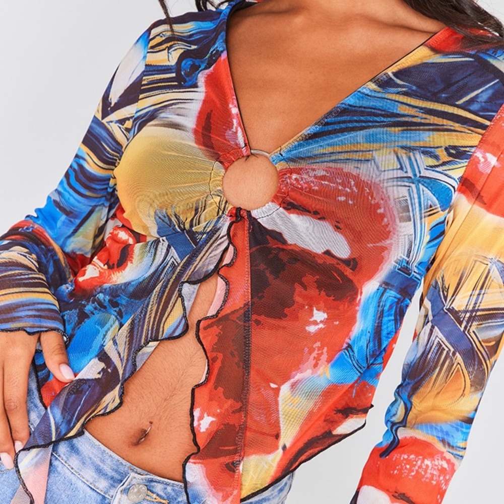 PrettyLittleThing Multicolor Abstract Crop Top - Picture 3 of 3